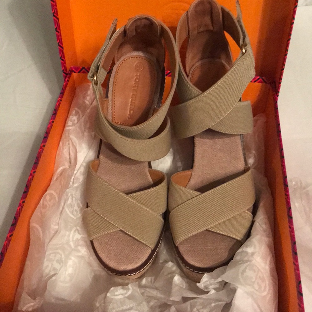 Wedge sandals